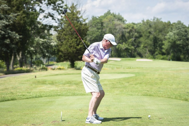 SwingingGolfer.jpeg
